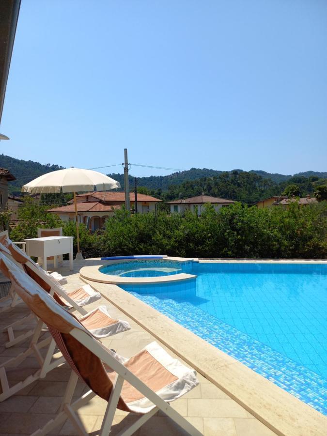 Villa Ester Camaiore Buitenkant foto