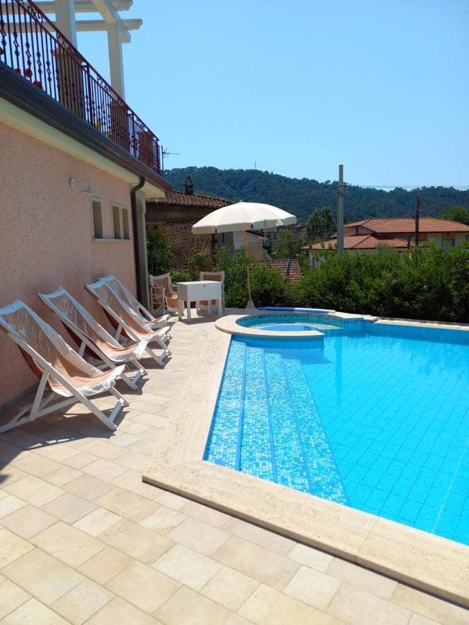 Villa Ester Camaiore Buitenkant foto