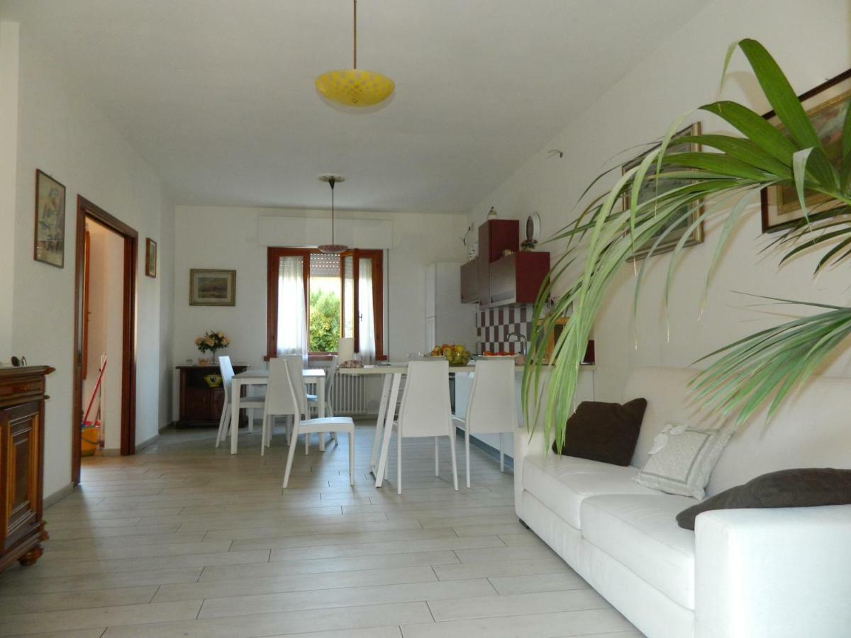 Villa Ester Camaiore Buitenkant foto